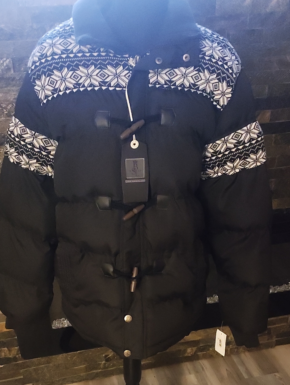 Authentic Apparel BSL Black Nordic-Pattern Puffer Jacket - Women Size L NWT